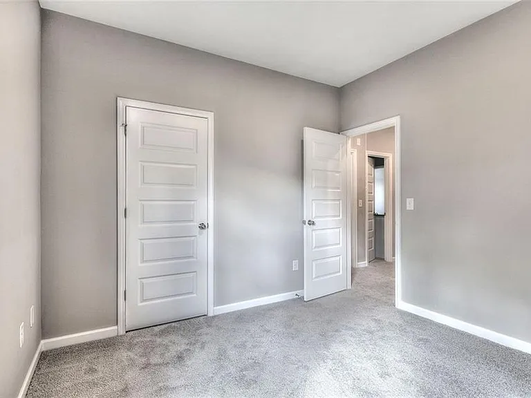106 Belmont Ln — Photo 8
