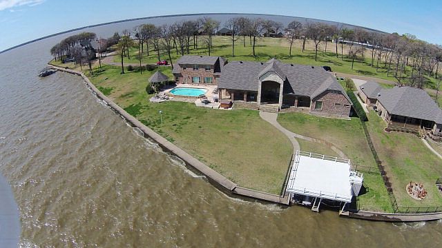 1st image of 18695 Briarwood Dr