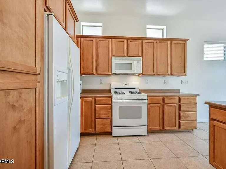 7585 E Balao Dr — Photo 14