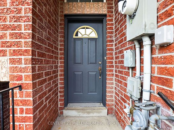 5th image of 97 Spadina Rd #97