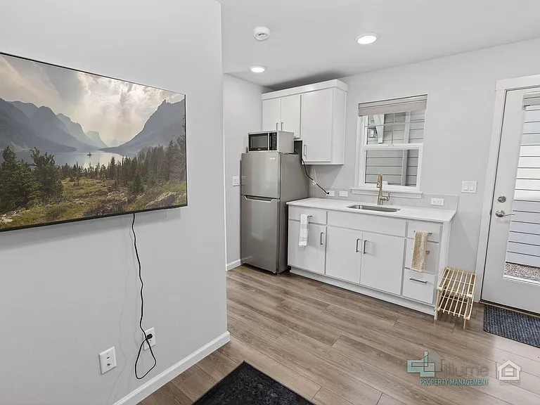 8435 SE Kinnaman St — Photo 2