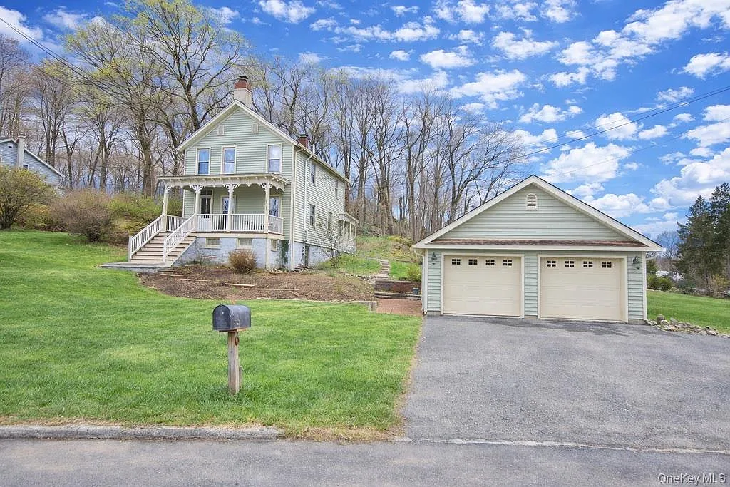 16 Reed Road photo 1