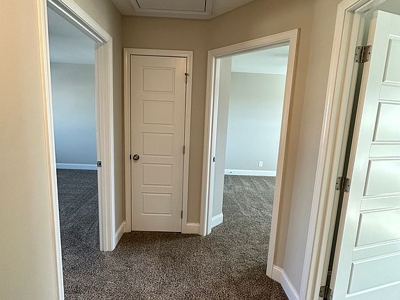 4th image of 2621 Rafiki Dr