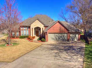 2556 Hunt Club Ct, Edmond, OK 73034