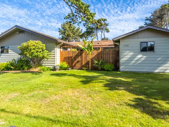1569 NW 33rd St, Lincoln City, OR 97367