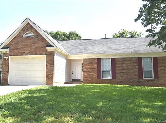 3rd image of 2408 Oak Leigh Dr