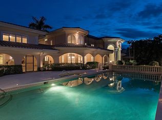 377 Cromwell Ct, Naples, FL 34108