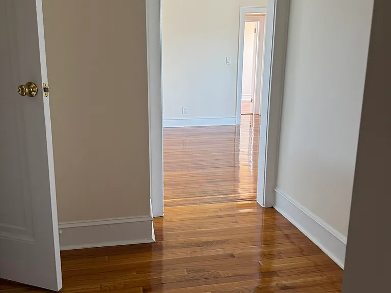 110 Waring Place — Photo 11