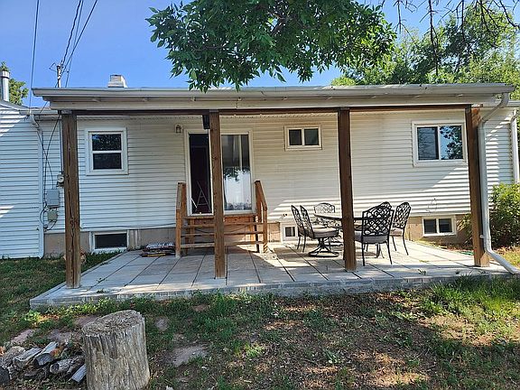 2nd image of 3933 E 6th St