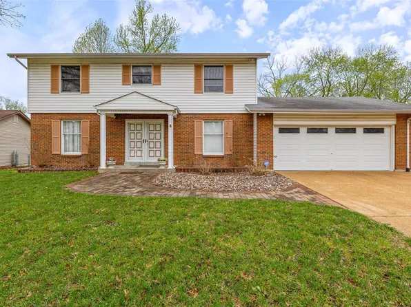 29 Park Charles Blvd N, Saint Peters, MO 63376