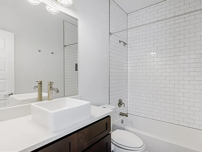 1114 N Olive St — Photo 23