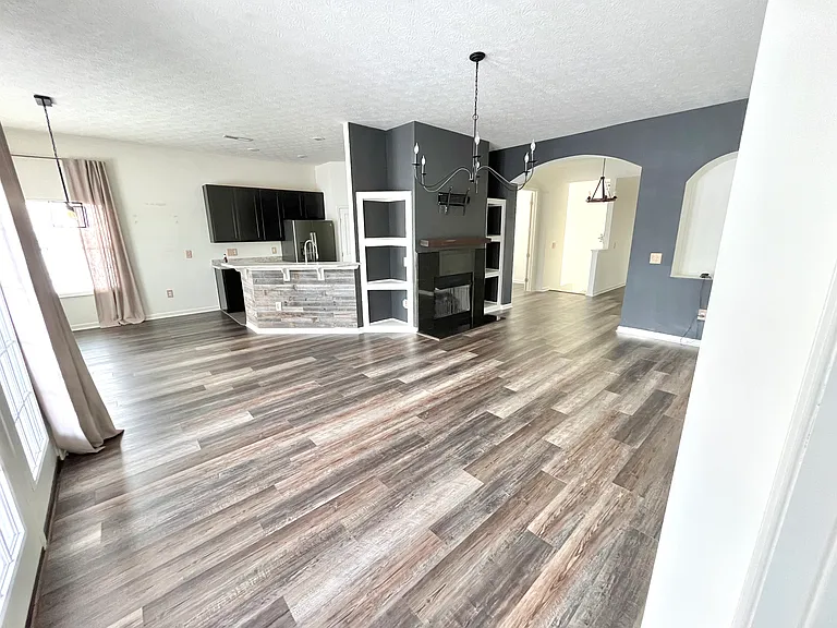 3175 Rossmore Cir — Photo 24