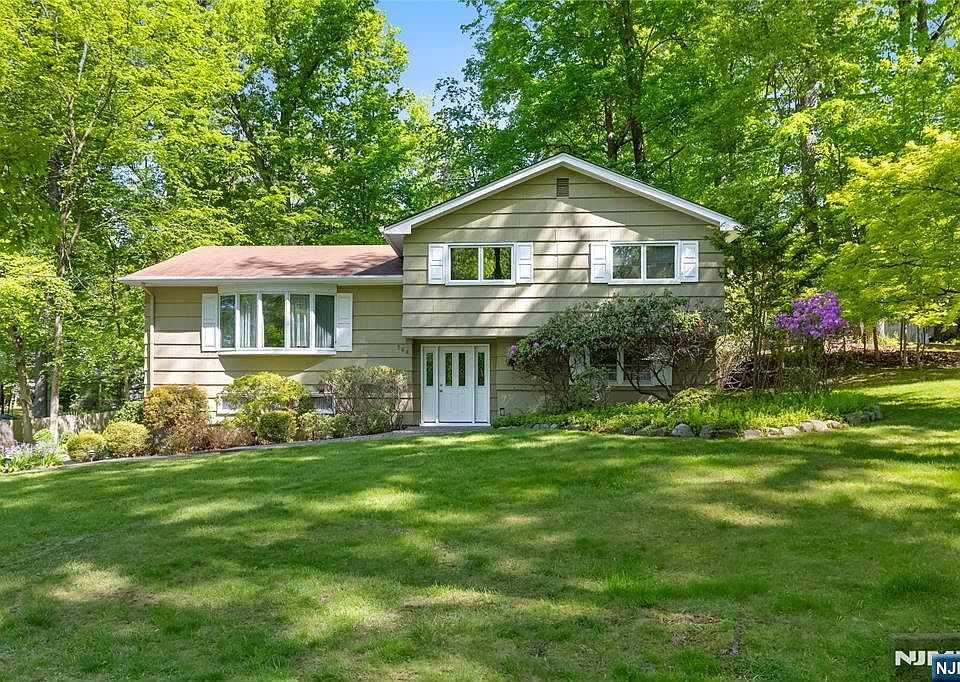 1st image of 568 Stellman Rd