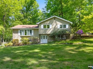 568 Stellman Rd, River Vale, NJ 07675