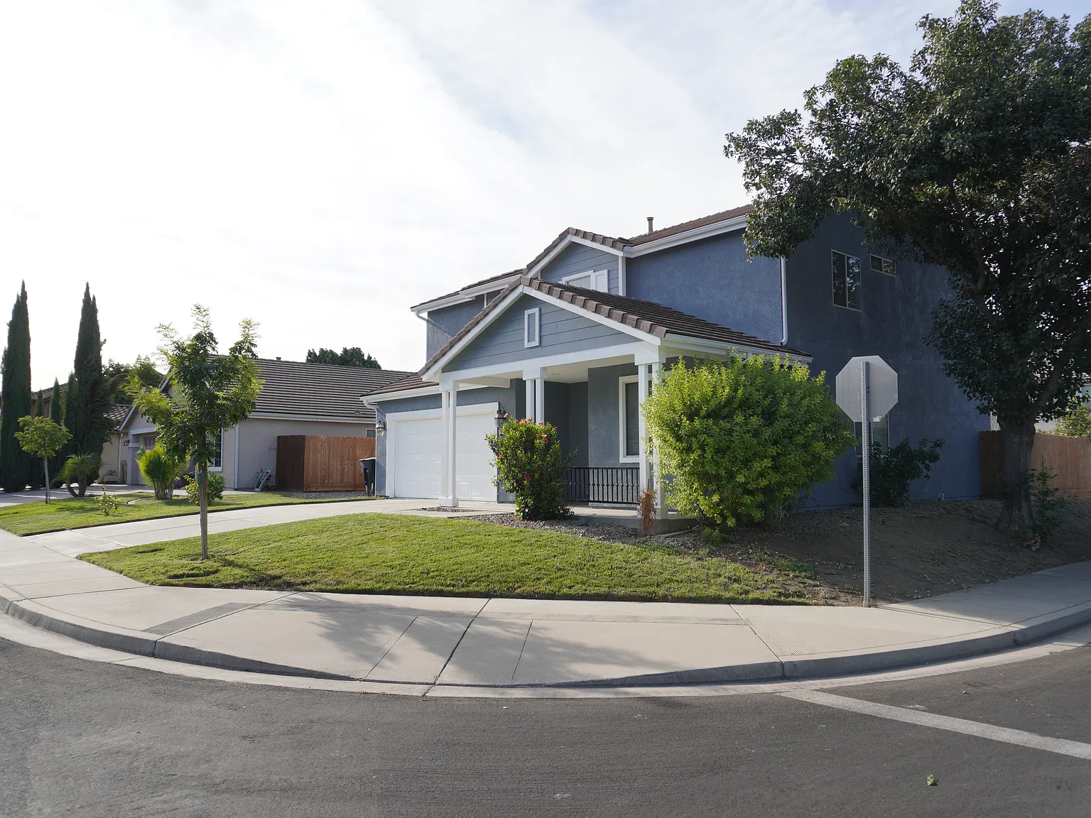 3 bed, 2.5 bath, 2239 sqft, $2,995 — Photo 3