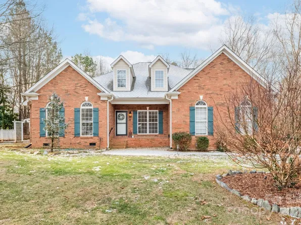 4025 Weddington Manor Ct, Matthews, NC 28104