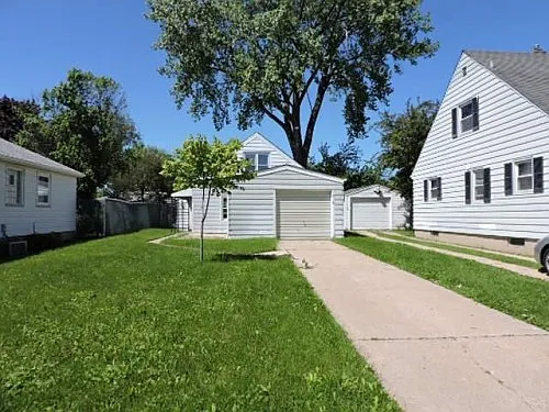 1916 39th St photo 1