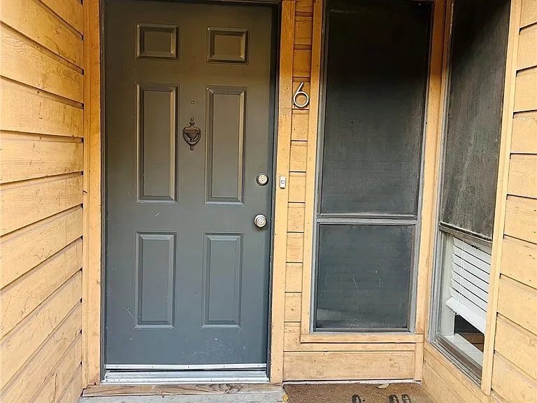 4345 Carter Creek Pkwy #6 — Photo 2
