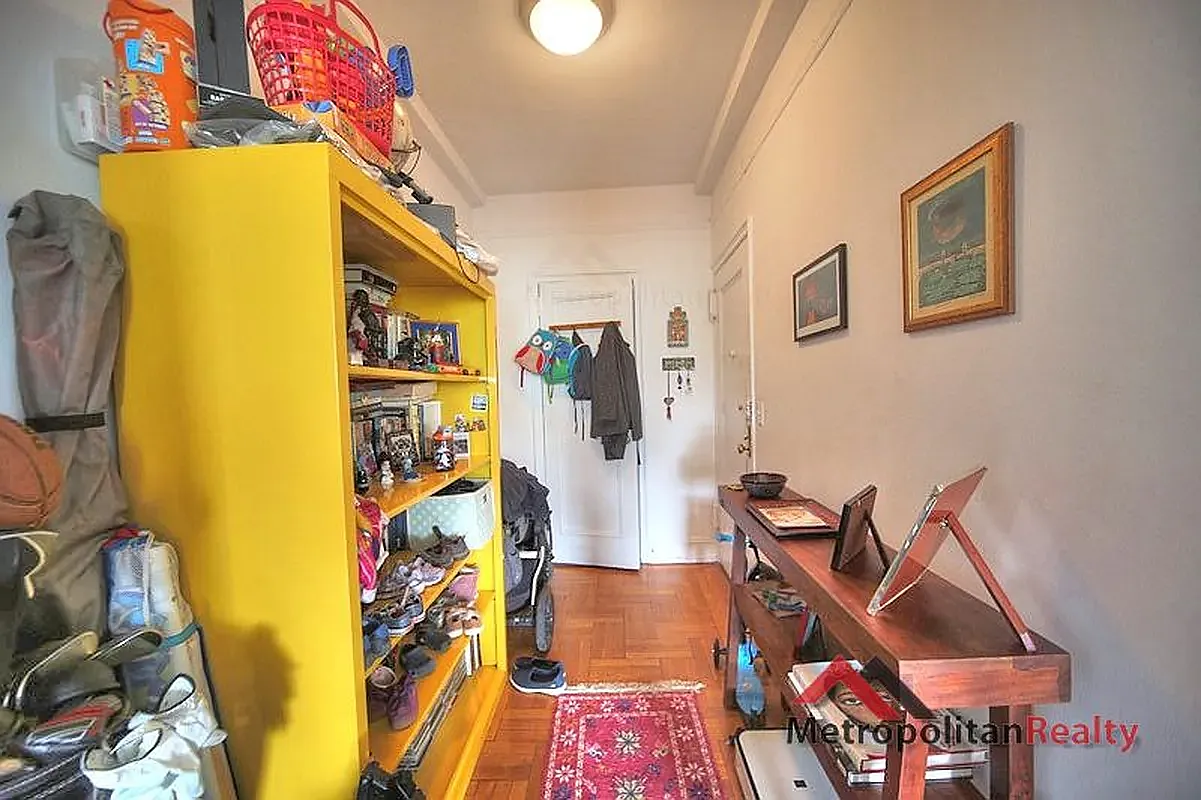 50 Plaza Street East — Photo 4
