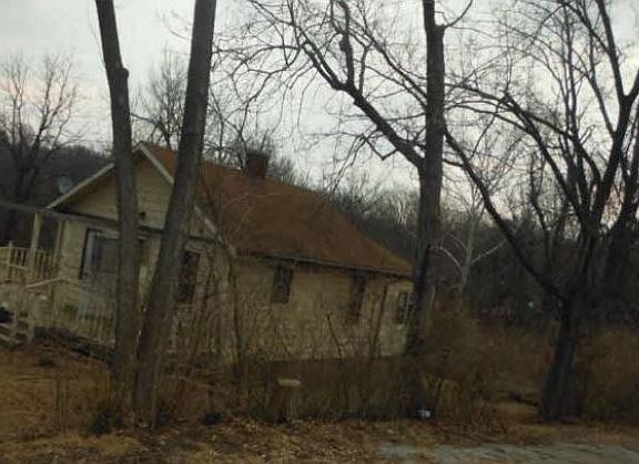 2nd image of 2723 S Vermont Ave