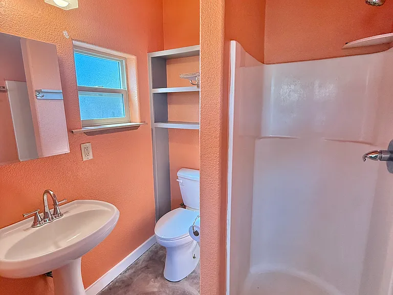 376 Fallbridge Rd — Photo 9