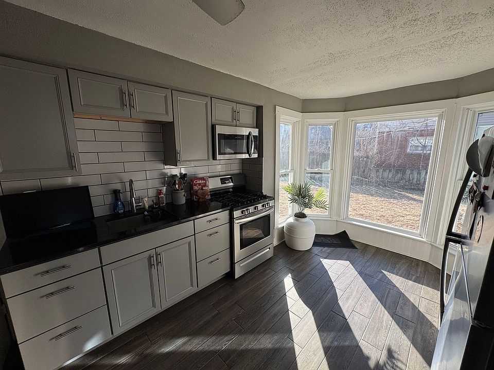 1st image of 123 E 7th St #123-703-123