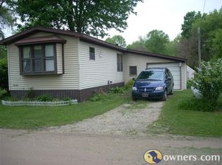 1024 Charlton Dr, Hastings, MI 49058