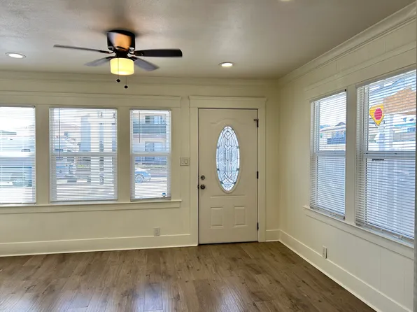 568 W 19th St, San Pedro, CA 90731