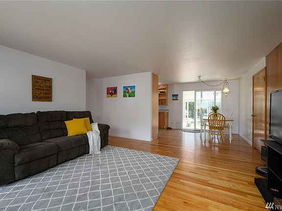 4th image of 21284 Plaza Dr
