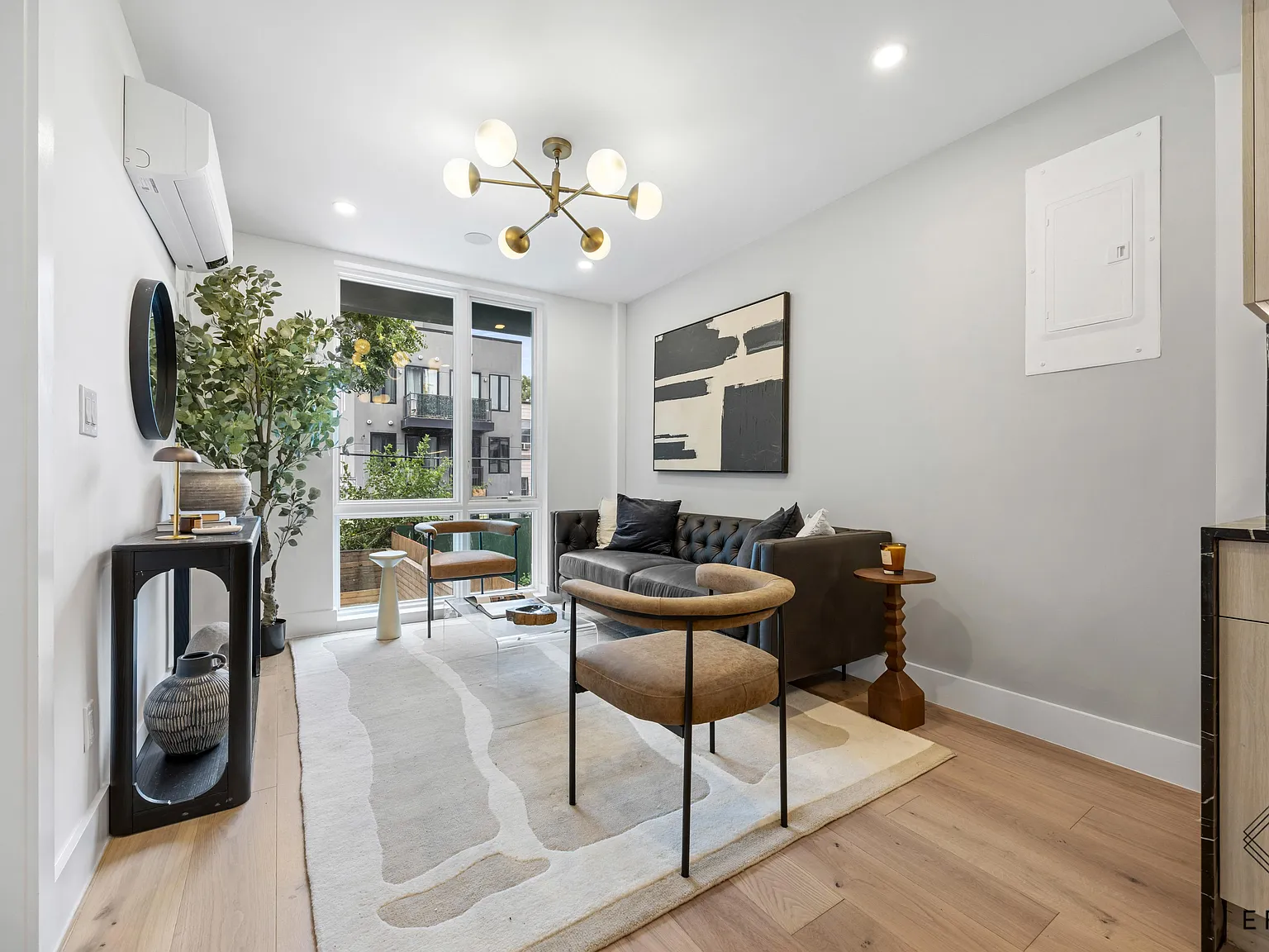 1811 Menahan Street — Photo 1
