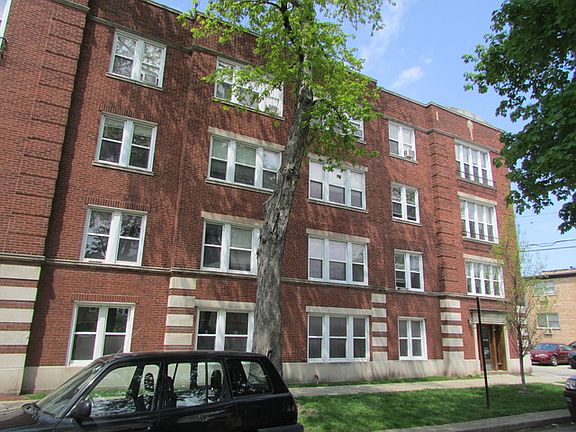 5th image of 7100 N Damen Ave
