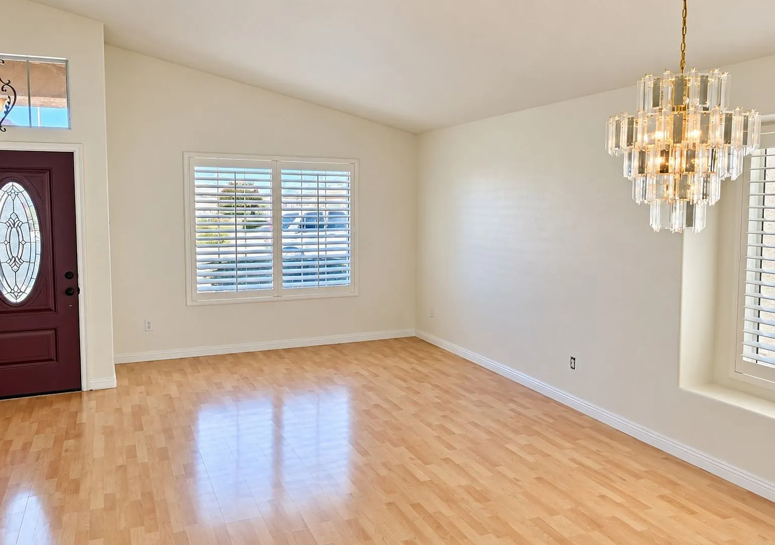 Beautiful 3-Bedroom Home with Pool in The Provinces Chandler! — Photo 3