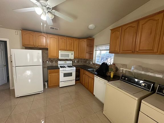 4th image of 10660 Carver Dr #2
