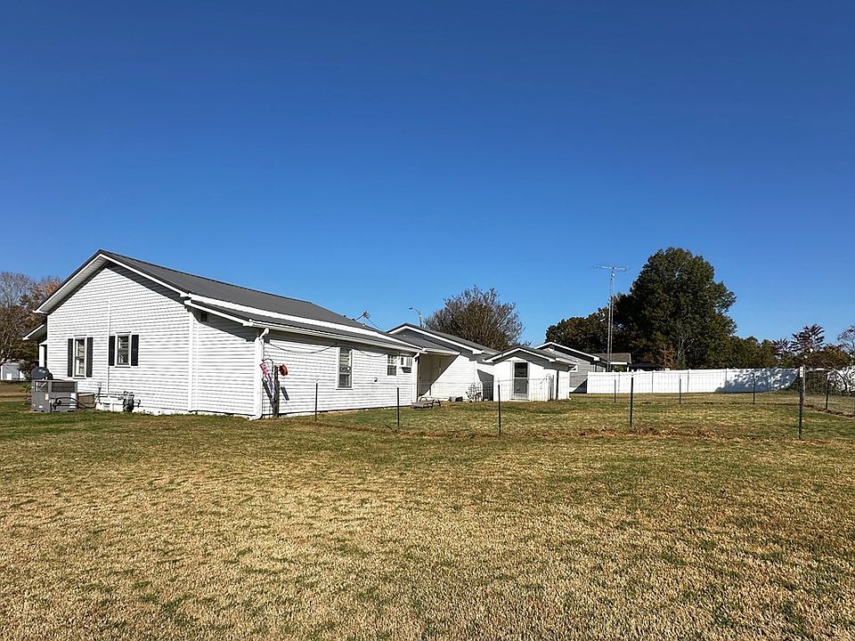 11530 Highway 69 S #A, Big Sandy, TN 38221 | Zillow