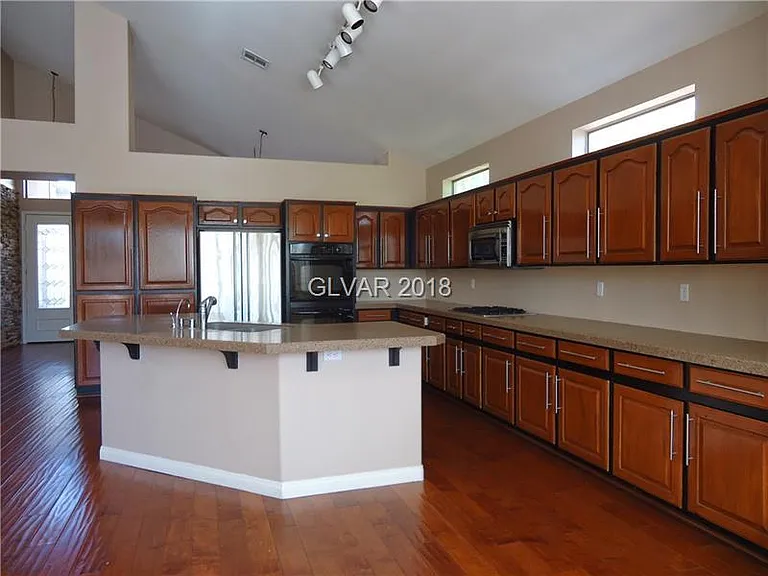 1108 Ventura Hills St — Photo 8