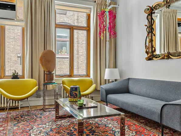 107 West 25th Street image 11 of 12