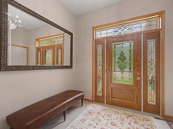 4th image of 18674 Queen Cir NW