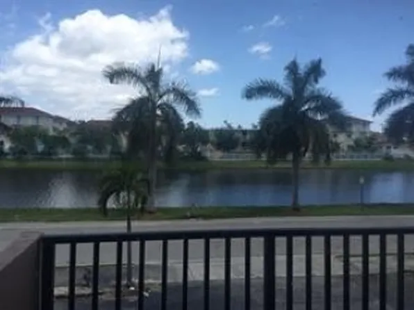 2075 NE 164th St APT 204, North Miami Beach, FL 33162