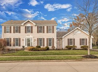 15735 Cedarmill Dr, Chesterfield, MO 63017