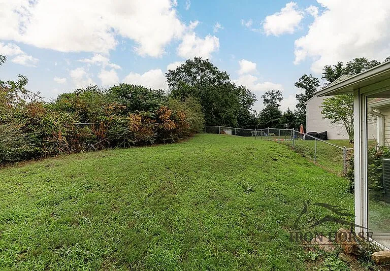 352 Shenandoah Cir — Photo 6