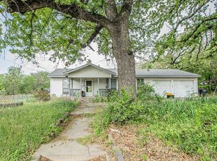2624 Canton Dr, Fort Worth, TX 76112