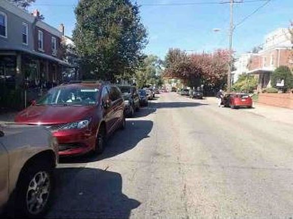 Exterior Neighborhood (street photo)