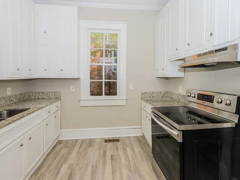 757321_021_kitchen_13140457.jpg
