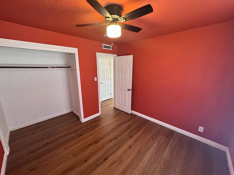 2720 Salt Lake St — Photo 13