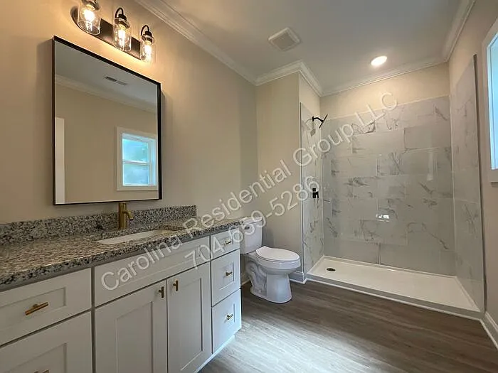 307 N Catawba St — Photo 13