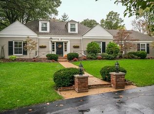 1117 S Spoede Rd, Saint Louis, MO 63131