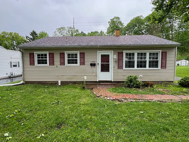 1242 E Fair Ave — Photo 1