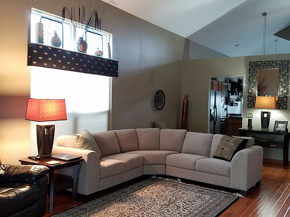 4th image of 3571 Keats Blvd