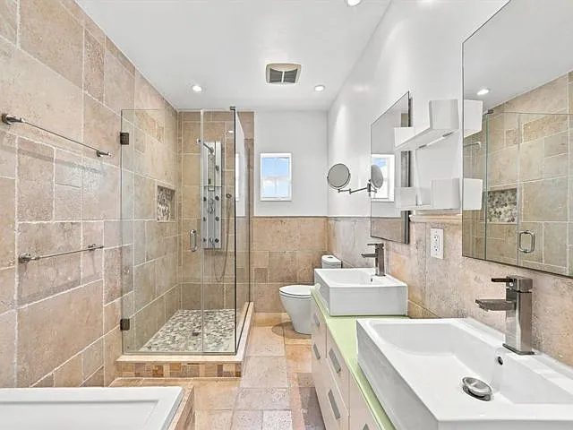 1658 Jackson St — Photo 16