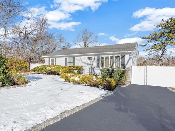 83 Clinton Avenue, Mastic, NY 11950